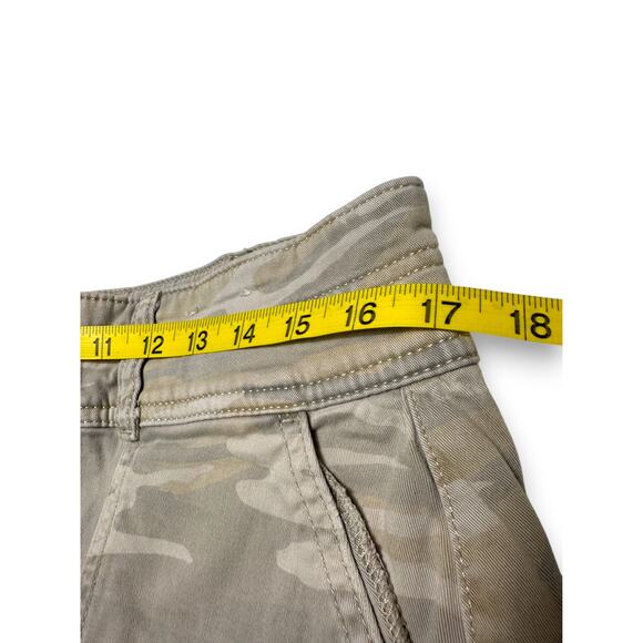 Express High Rise Stretch Camo Mini Skirt Size 12 - Picture 6 of 7